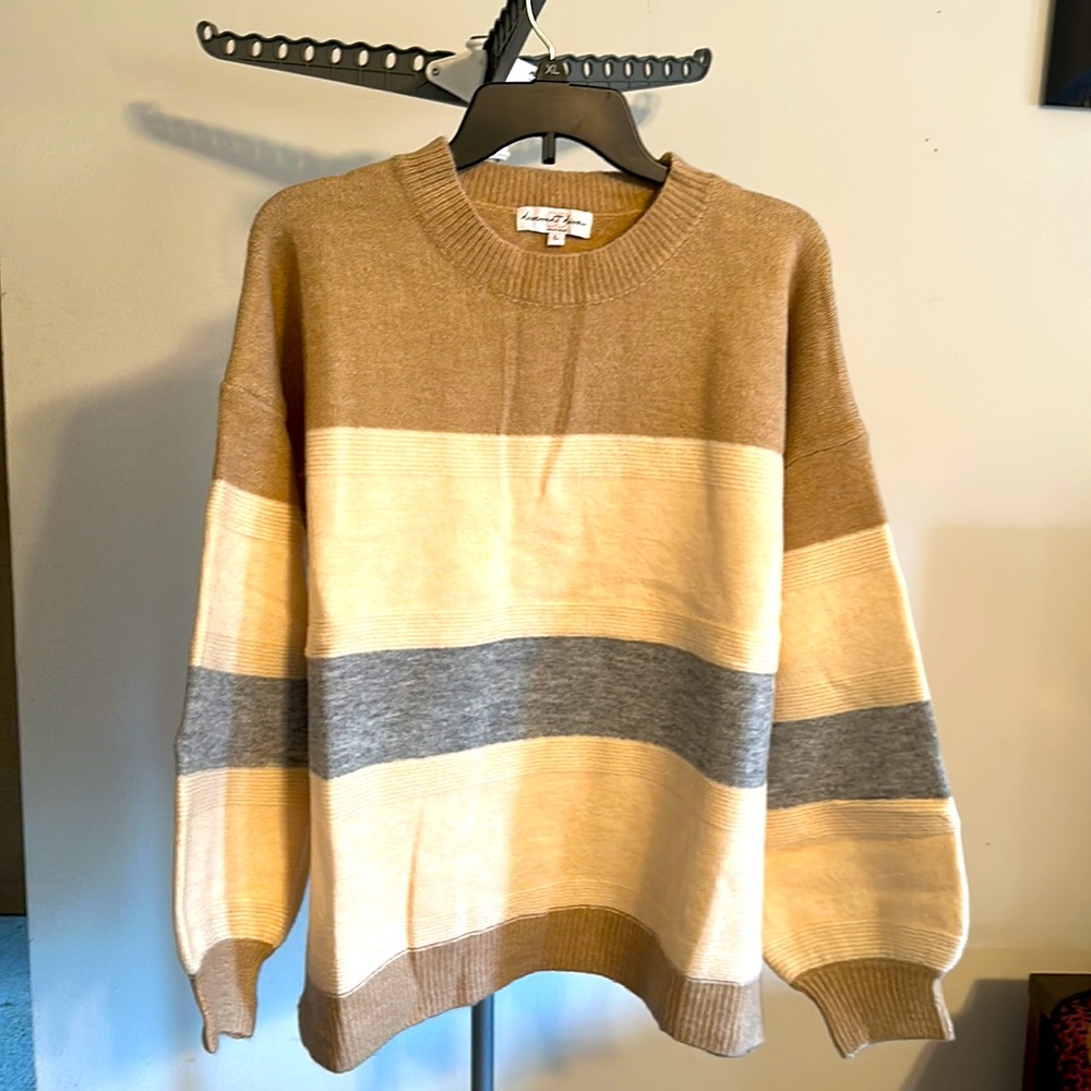 Sweater - Picture 2 of 4
